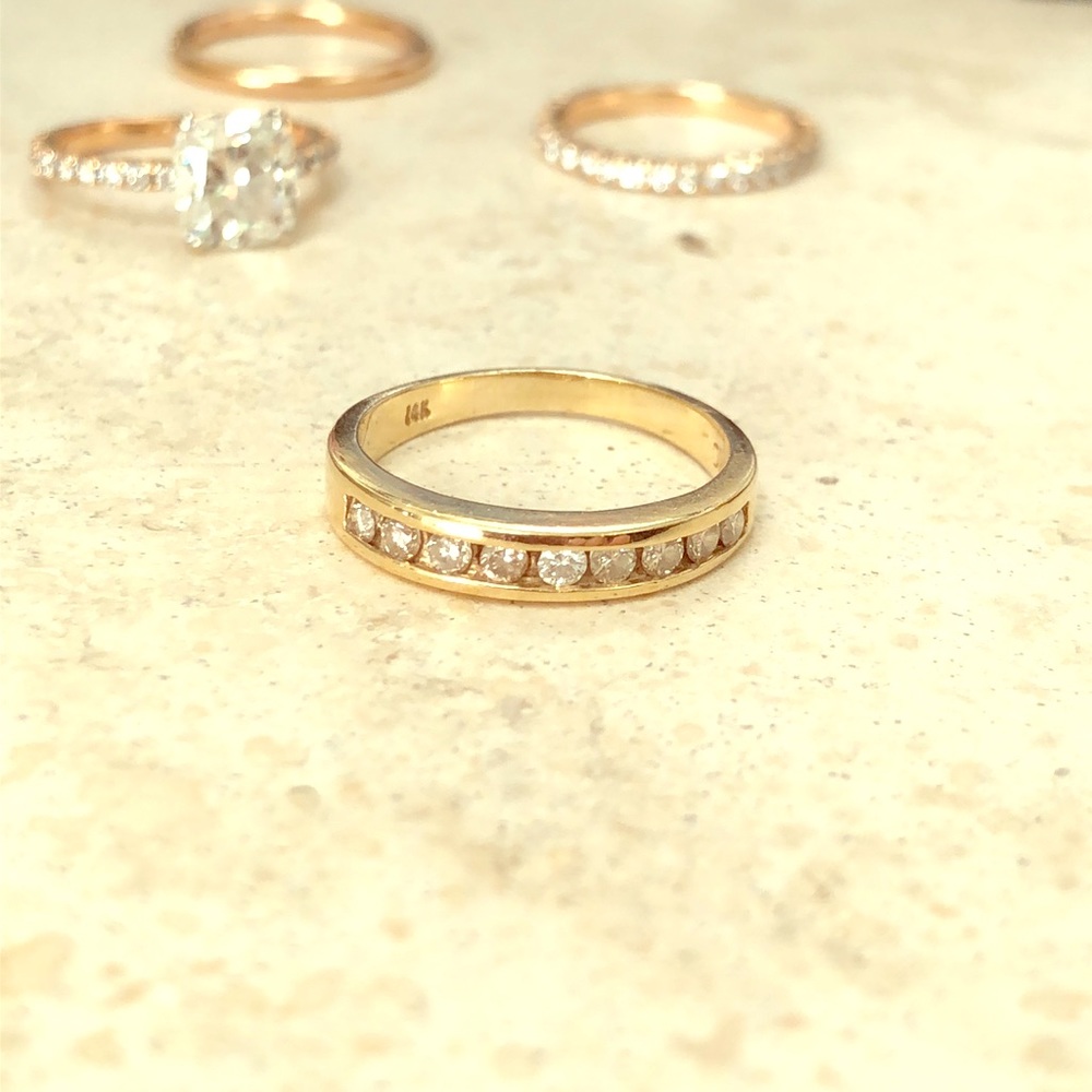 14k Yellow Gold Diamond Wedding Band
